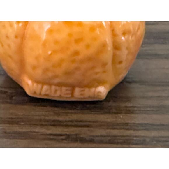 Vintage Wade Whimsies Glass Figurines – Lot of 17 - England - Picture 6 of 8